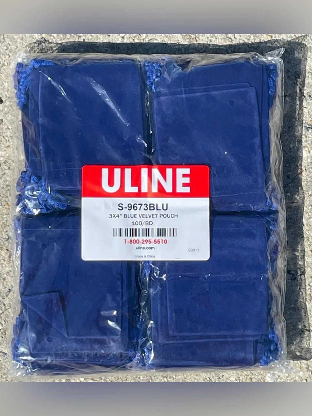 N/A velvet pouches